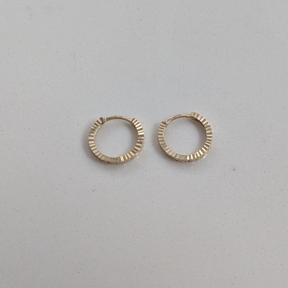 Babygold Prism Diamond Cut Huggies 14K gold earrings, 13 mm